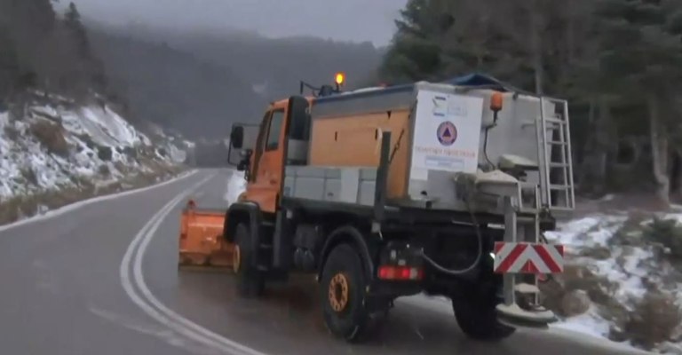 Στην «κατάψυξη» η χώρα – Τι λέει ο ιδιοκτήτης της ταβέρνας που «χτυπήθηκε» από ανεμοστρόβιλο στην Αλεξανδρούπολη