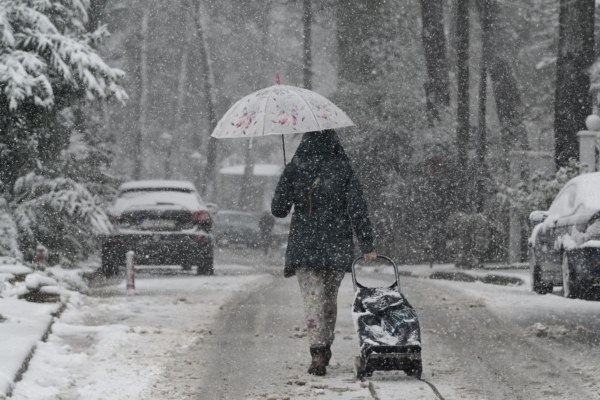 Έρχεται πολικό ψύχος από την Κυριακή – Χιόνια και στα πεδινά τη Δευτέρα – Πού θα το στρώσει