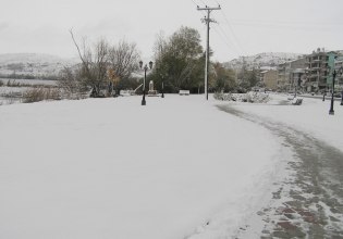 Καιρός: Τσουχτερό κρύο, θυελλώδεις άνεμοι και χιονοπτώσεις τη Δευτέρα