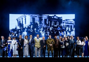 Παράταση παραστάσεων για την «Αλεξάνδρεια» του Φωκά Ευαγγελινού στο Θέατρο Παλλάς