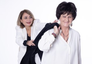 Η Φωτεινή Βελεσιώτου στο Κύτταρο: «Με κυνηγούν οι Μέλισσες»