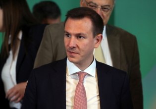 Δουδωνής για Καρυστιανού: Το ζήτημα των αμβλώσεων έχει ευτυχώς λήξει το 1986 – Μόνο η ακροδεξιά και ο Πλεύρης εκφράζουν τέτοιες απόψεις