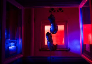 «Στάση / ποτάμι»: Μια παράσταση με έμπνευση από το δυστύχημα των Τεμπών στο «Ίσον»