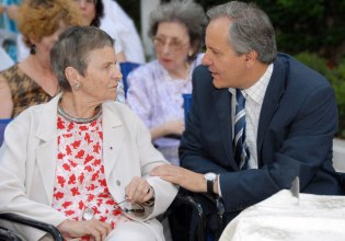 Η Αυτοδιοίκηση αποχαιρετά την Ελένη Γλύκατζη-Αρβελέρ