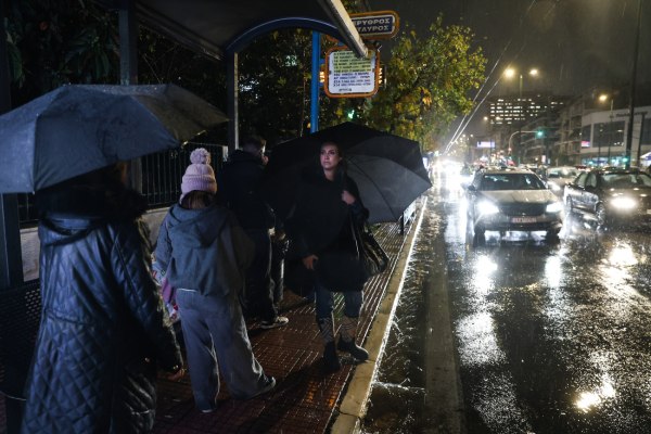 Καιρός: Ισχυρή καταιγίδα στην Αττική – Πως θα κινηθεί η κακοκαιρία