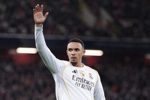 Τα ζόρια του Αλεξάντερ – Άρνολντ και τα «σενάρια» για το μέλλον του Άγγλου στην Μαδρίτη