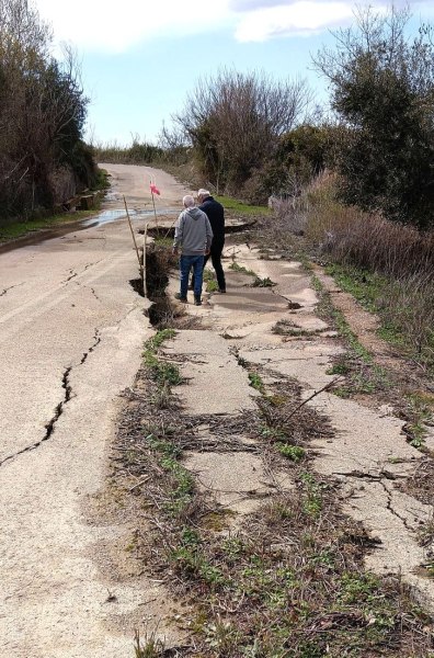 Σε κατάσταση συναγερμού ο Δήμος Ήλιδας για τις εκτεταμένες κατολισθήσεις στην Πηνεία – Ρήγμα σε πλαγιά