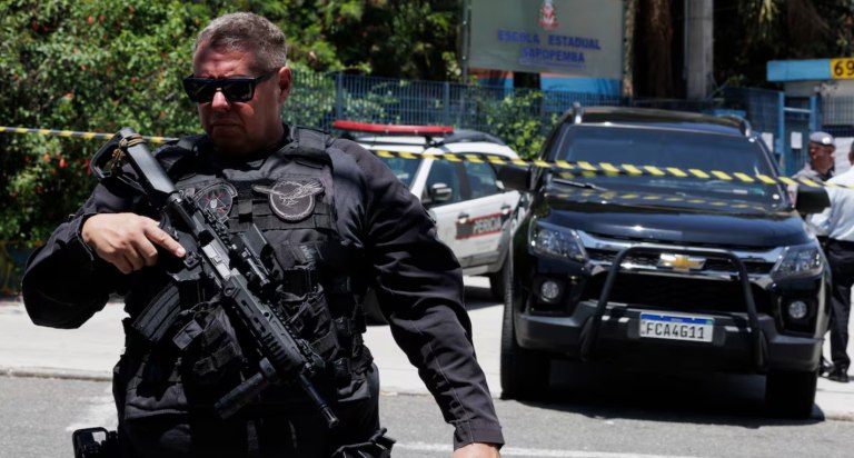 Πορτογαλία: Στο εδώλιο 18χρονος που κατηγορείται ότι υποκινούσε εφήβους στη Βραζιλία να διαπράττουν εγκλήματα