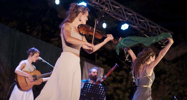 «Τα λουλούδια μαρτυρούν»