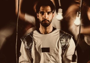 «Ιππόκαμπος»: Για 10 παραστάσεις στο Θέατρο Μικρός Κεραμεικός