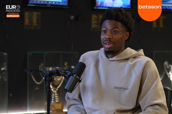 Αντετοκούνμπο: «Θέλω να πάρω ένα τρόπαιο με τον Άρη Betsson – Το σχόλιο του Γιάννη που με πλήγωσε και με άλλαξε» (vid)