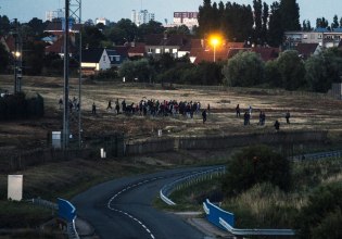 Βρετανία: Αξιωματικοί μετανάστευσης κατηγορούνται ότι έκλεβαν χρήματα από μετανάστες