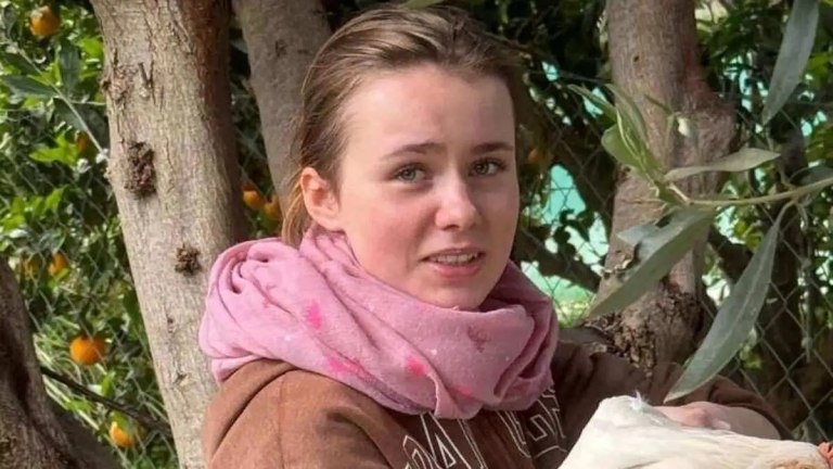 Λόρα: Σε τυχαίο έλεγχο της γερμανικής αστυνομίας εντοπίστηκε η 16χρονη – Πώς θα γίνει η πρώτη επαφή με τον πατέρα της