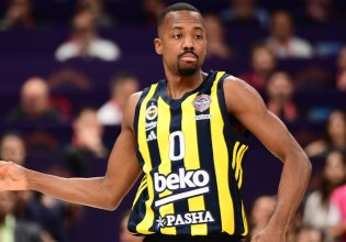 ΜακΚόλουμ: «Όταν η μπάλα στη Euroleague καίει, ο Ολυμπιακός δεν αντέχει τη πίεση»