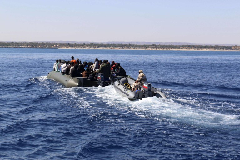 Λιβύη: 53 μετανάστες νεκροί ή αγνοούμενοι μετά την ανατροπή λαστιχένιας λέμβου στα ανοικτά της χώρας