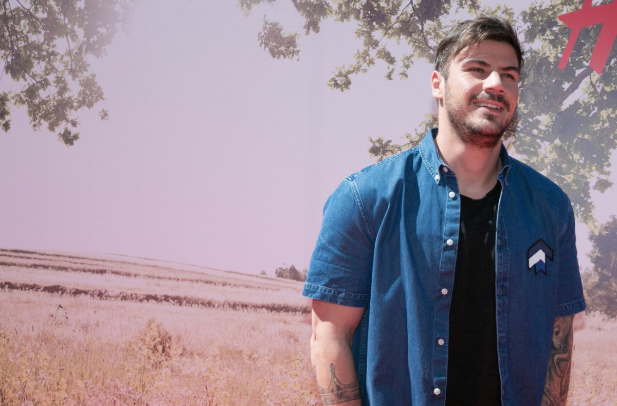 Άκης Πετρετζίκης: Σοβαρό ατύχημα για τον γνωστό σεφ – «Ο πόνος είναι αφόρητος»