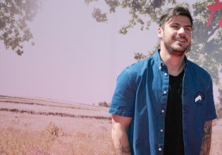 Άκης Πετρετζίκης: Σοβαρό ατύχημα για τον γνωστό σεφ – «Ο πόνος είναι αφόρητος»