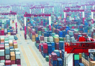 Δασμοί Τραμπ: Στα 175 δισ. τα έσοδα που διακυβεύονται από την απόφαση του Ανώτατου Δικαστηρίου