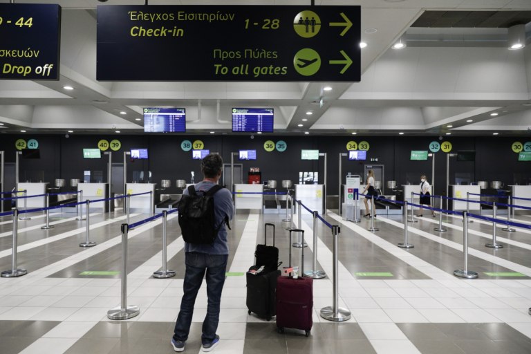 AI: Από τον ξενοδόχο μέχρι τον ταξιδιώτη – Πώς η τεχνητή νοημοσύνη αλλάζει την εμπειρία του τουρισμού