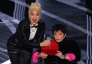 Η Liza Minnelli επικρίνει την Lady Gaga για το περιστατικό με το αναπηρικό αμαξίδιο στα Όσκαρ του 2022