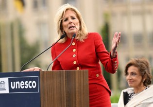 Συνελήφθη ο πρώην σύζυγος της Τζιλ Μπάιντεν – Κατηγορείται για τον φόνο της γυναίκας του