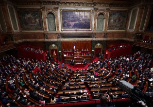 Ήταν δίκαιο, άλλα άργησε να γίνει πράξη: Η Γαλλία θα επιστρέψει λεηλαθέντα έργα από τις πρώην αποικίες της