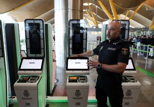 ΕΕ: Η ταξιδιωτική βιομηχανία φοβάται πλήγμα στην καλοκαιρινή σεζόν από τους νέους βιομετρικούς ελέγχους στα σύνορα