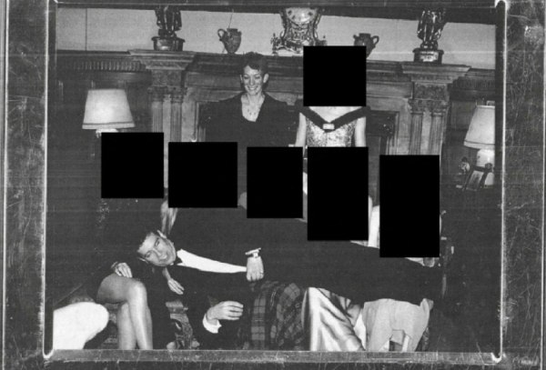 Ο πρώην πρίγκιπας Άντριου εγκαταλείπει το Ουίνδσορ εν μέσω νέας έντασης στο σκάνδαλο Έπσταϊν και ισχυρισμών για το Παλάτι