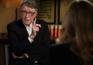 Σκάνδαλο στη Βρετανία από τα έγγραφα Έπσταϊν – Ο πρώην πρεσβευτής Μάντελσον του έστειλε κυβερνητικό έγγραφο