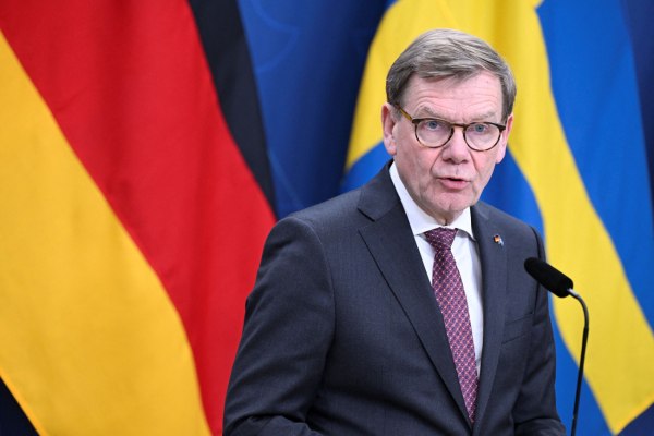 Γερμανία: Ο ΥΠΕΞ Βάντεφουλ εκφράζει την ανησυχία του για τη λήξη της Νέας START για τα πυρηνικά