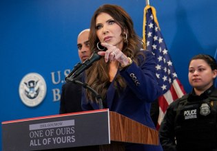 Με κάμερες στη στολή οι πράκτορες των ICE και CBP στη Μινεάπολη σε μια απόπειρα λογοδοσίας