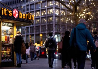 Δημοσκόπηση στη Γερμανία: Τα 2/3 των πολιτών θεωρούν τις ΗΠΑ μεγάλη απειλή για την παγκόσμια ειρήνη