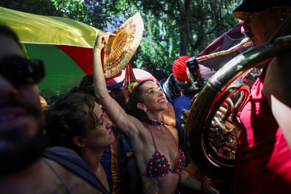 Πώς το διάσημο καρναβάλι του Ρίο ντε Τζανέιρο έβαλε τον άνθρωπο στο κέντρο μιας άνισης και βίαιης πόλης