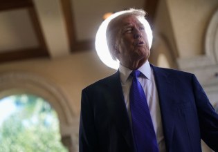 Το αφήγημα MAGA γυρίζει μπούμερανγκ για τον Ντόναλντ Τραμπ