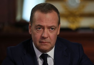 Μεντβέντεφ: Οι δυτικοί ισχυρισμοί περί κινεζικής ή ρωσικής απειλής στη Γροιλανδία είναι «ιστορίες τρόμου»