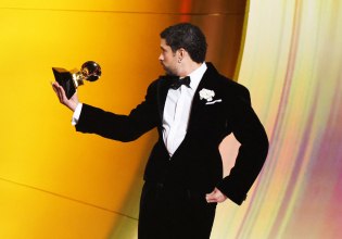 «Κανείς δεν είναι παράνομος σε κλεμμένη γη»: Στο στόχαστρο των φετινών Grammy η βία της ICE