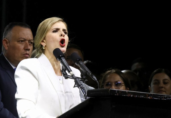 Κόστα Ρίκα: Εκλέγεται πρόεδρος η δεξιά Λάουρα Φερνάντες – Ποιος τη συνεχάρη πρώτος