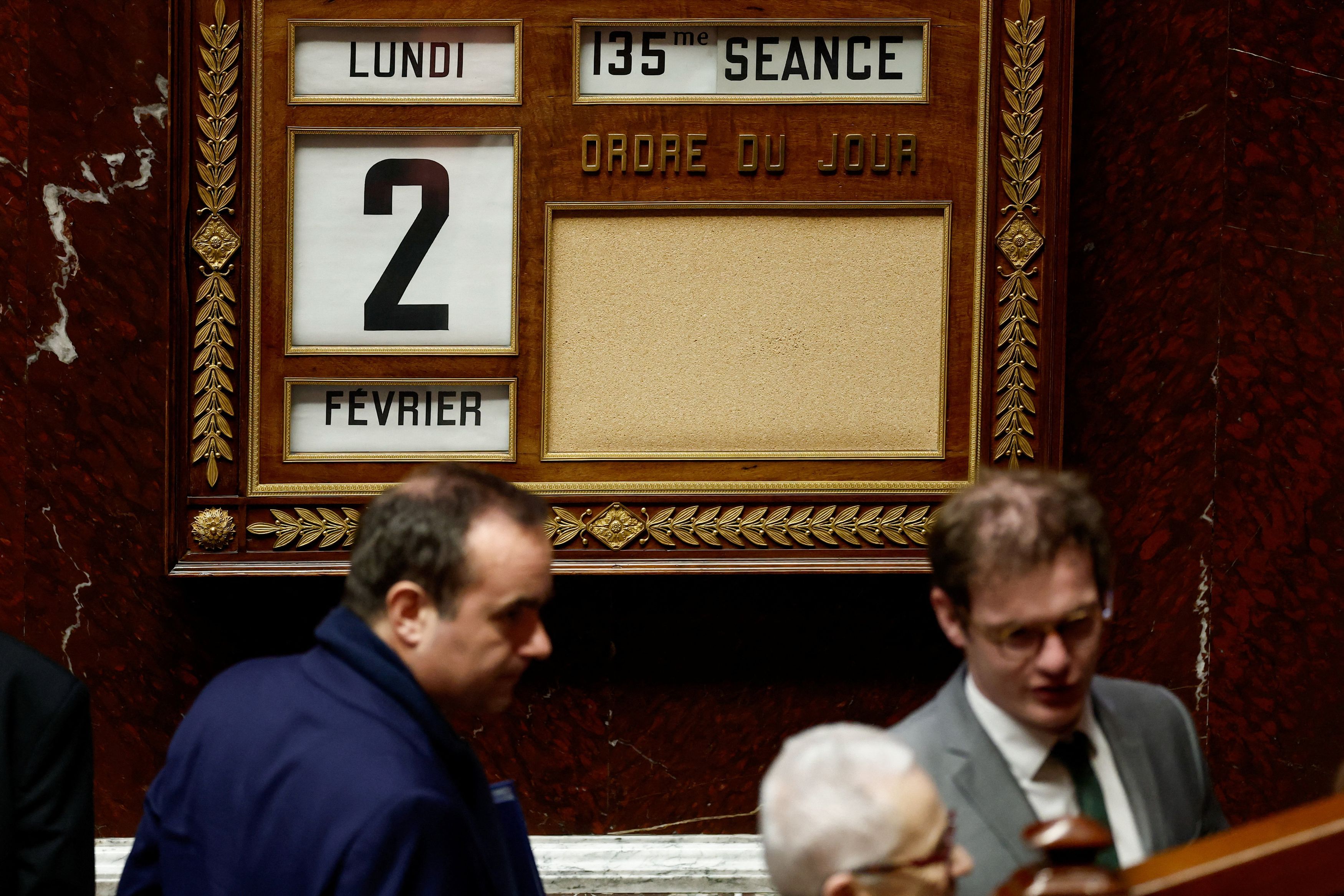 Μετά από μήνες αβεβαιότητας, η Γαλλία εγκρίνει τον προϋπολογισμό για το 2026