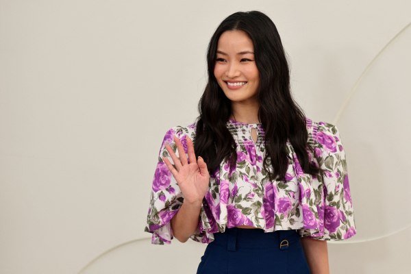 Η Αννα Σαουάι θα υποδυθεί την Γιόκο Όνο στις ταινίες για τους Beatles – Στόχος της να διηγηθεί την αόρατη πλευρά