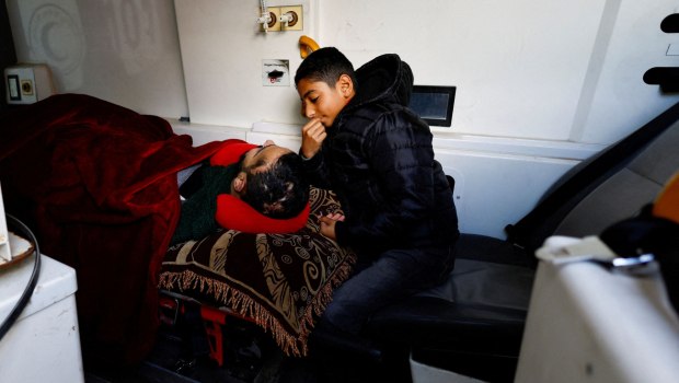 Γάζα: Τουλάχιστον 20 νεκροί από επιθέσεις του Ισραήλ – Κλειστό το πέρασμα στη Ράφα για τους τραυματίες