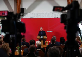 Βρετανία: Πιέσεις να παραιτηθεί δέχεται ο Στάρμερ – Τον κατηγορούν για το χάος από την υπόθεση Έπσταϊν