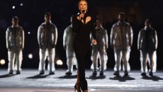 Η Σαρλίζ Θερόν, ο Νέλσον Μαντέλα κι η εμφάνιση-έκπληξη στην τελετή έναρξης των Χειμερινών Ολυμπιακών Αγώνων 2026