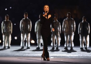 Η Σαρλίζ Θερόν, ο Νέλσον Μαντέλα κι η εμφάνιση-έκπληξη στην τελετή έναρξης των Χειμερινών Ολυμπιακών Αγώνων 2026