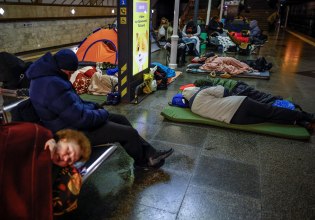 Ουκρανία: Ο Τραμπ βιάζεται να κλείσει τη συμφωνία, ο Ζελένσκι συναντά τους Ευρωπαίους και μεγάλο μέρος της χώρας δεν έχει ρεύμα