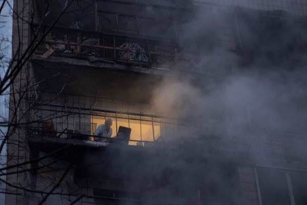 Ουκρανία: Τρεις νεκροί σε επιδρομές της Ρωσίας τη νύχτα