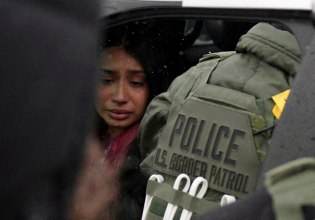 Δικαστήρια έχουν αποφανεθεί ότι η ICE φυλάκισε παράνομα ανθρώπους 4.400 φορές  – Αυτό δεν σταματάει τον Τραμπ