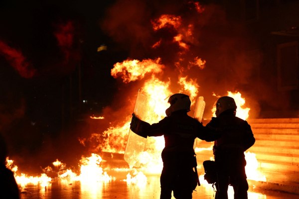 Αλβανία: Αντικυβερνητική διαδήλωση – Μολότοφ, τραυματισμοί και συλλήψεις
