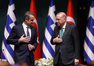 Μητσοτάκης – Ερντογάν έμειναν σε «ήρεμα νερά» και τήρησαν τα συμφωνηθέντα σε μία ακόμα «εθιμοτυπική» συνάντηση