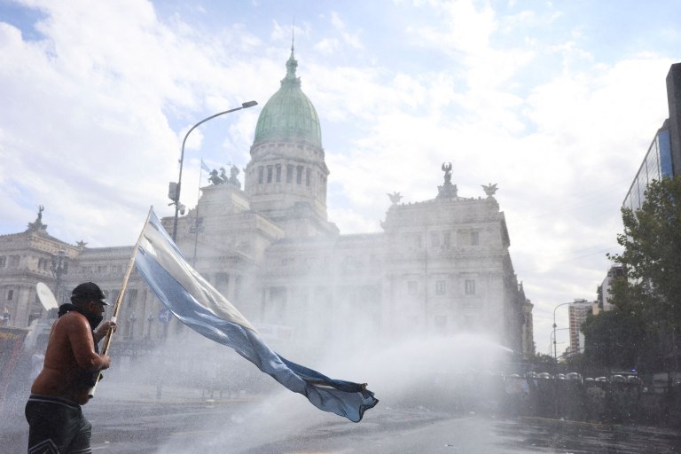 Γενική απεργία στην Αργεντινή ενάντια στο εργασιακό νομοσχέδιο Μιλέι