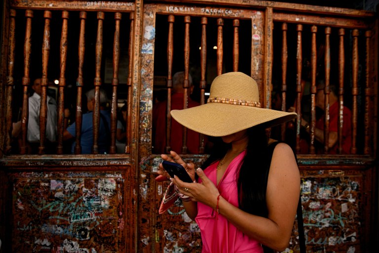 Solo travelers: Η νέα τάση που αλλάζει παγκόσμια τον τουρισμό